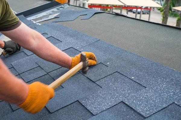 Seattle Roofer Team for High-Quality Roof Replacement Work