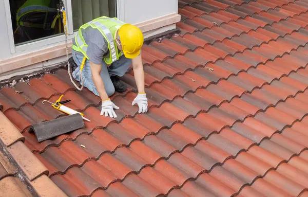 How roof repair services in new braunfels extend roof lifespan